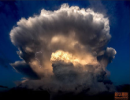 “Mây nấm” khổng lồ kỳ lạ xuất hiện trên bầu trời Bắc Kinh